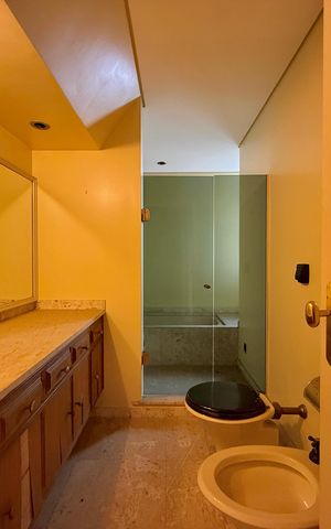 Apartamento à venda com 541m², 4 quartos e 4 vagas Apartamento à venda com 541m², 4 quartos e 4 vagasBanheiro 2 Suíte 2