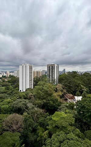 Apartamento à venda com 541m², 4 quartos e 4 vagas Apartamento à venda com 541m², 4 quartos e 4 vagasVista