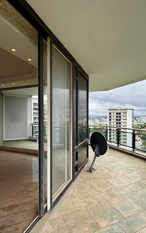 Apartamento à venda com 541m², 4 quartos e 4 vagas Apartamento à venda com 541m², 4 quartos e 4 vagasSacada