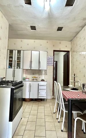 Casa à venda com 164m², 5 quartos e 1 vaga