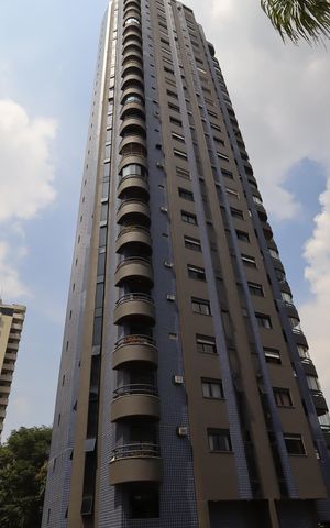 Apartamento para alugar com 168m², 3 quartos e 3 vagasFachada