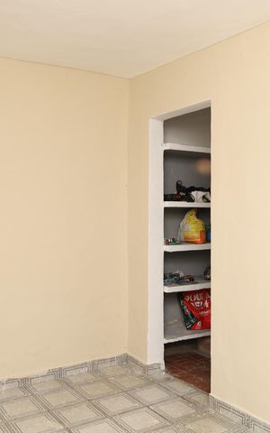 Casa à venda com 90m², 1 quarto e 1 vagaSala