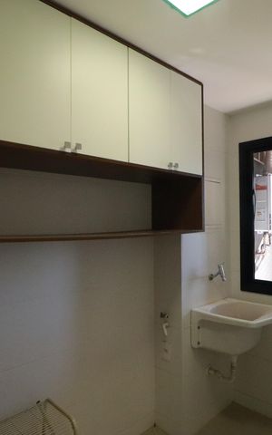 Apartamento para alugar com 135m², 3 quartos e sem vagaÁrea de serviço 