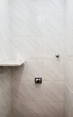 Apartamento à venda com 85m², 2 quartos e sem vaga Apartamento à venda com 85m², 2 quartos e sem vagaBanheiro de serviço