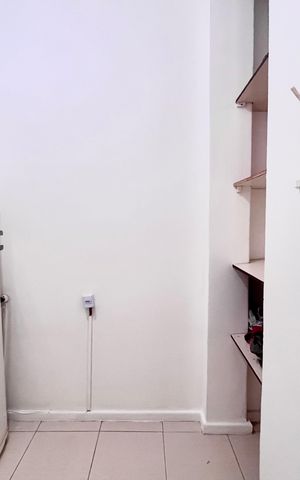 Apartamento à venda com 85m², 2 quartos e sem vaga Apartamento à venda com 85m², 2 quartos e sem vagaQuarto de Serviço