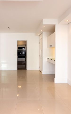 Apartamento à venda com 104m², 3 quartos e 2 vagas Apartamento à venda com 104m², 3 quartos e 2 vagasSala