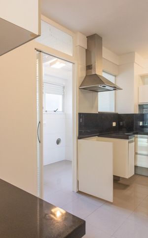 Apartamento à venda com 104m², 3 quartos e 2 vagas Apartamento à venda com 104m², 3 quartos e 2 vagasCozinha