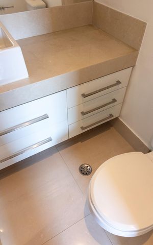 Apartamento à venda com 104m², 3 quartos e 2 vagas Apartamento à venda com 104m², 3 quartos e 2 vagasBanheiro da Suíte