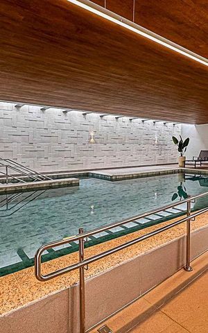 Apartamento à venda com 113m², 3 quartos e 2 vagas Apartamento à venda com 113m², 3 quartos e 2 vagasÁrea comum - Piscina