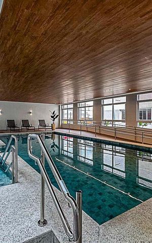Apartamento à venda com 113m², 3 quartos e 2 vagas Apartamento à venda com 113m², 3 quartos e 2 vagasÁrea comum - Piscina