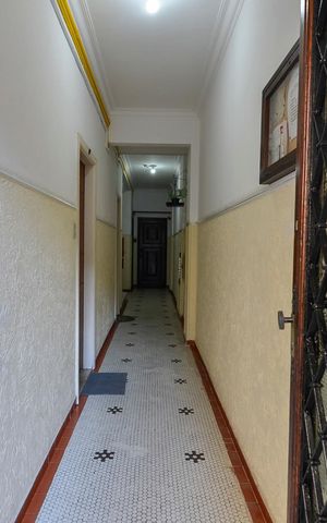 Apartamento à venda com 80m², 2 quartos e sem vaga Apartamento à venda com 80m², 2 quartos e sem vagaHall