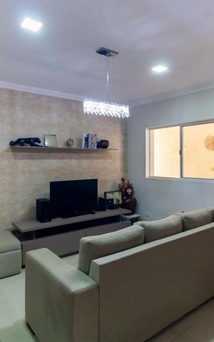 Casa à venda com 160m², 2 quartos e 2 vagas Casa à venda com 160m², 2 quartos e 2 vagasSala