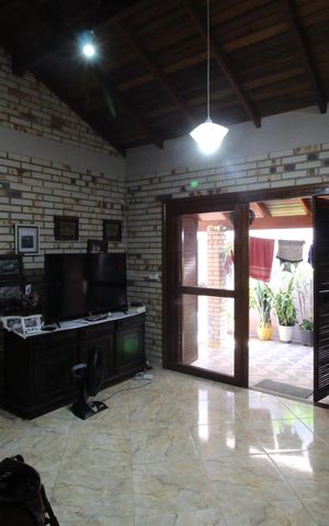 Casa à venda com 132m², 2 quartos e 2 vagasSala