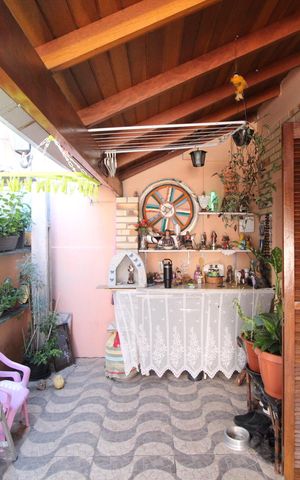 Casa à venda com 132m², 2 quartos e 2 vagasQuintal
