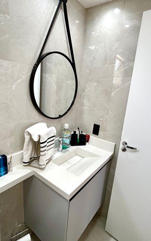 Apartamento à venda com 81m², 2 quartos e 2 vagas Apartamento à venda com 81m², 2 quartos e 2 vagasBanheiro da Suíte