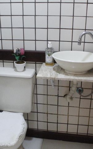 Casa de condomínio à venda com 96m², 3 quartos e 2 vagasLavabo
