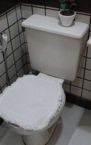 Casa de condomínio à venda com 96m², 3 quartos e 2 vagasLavabo