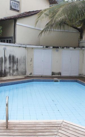 Casa de condomínio à venda com 96m², 3 quartos e 2 vagasÁrea comum - Piscina