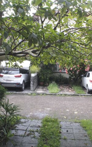 Casa de condomínio à venda com 96m², 3 quartos e 2 vagasVista da Rua