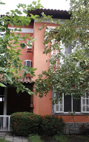 Casa de condomínio à venda com 96m², 3 quartos e 2 vagasFachada