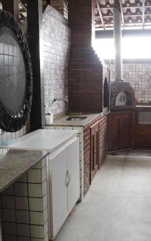 Casa de condomínio à venda com 96m², 3 quartos e 2 vagasChurrasqueira