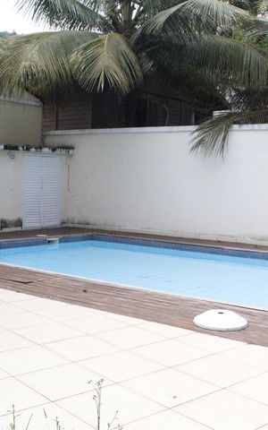 Casa de condomínio à venda com 96m², 3 quartos e 2 vagasÁrea comum - Piscina