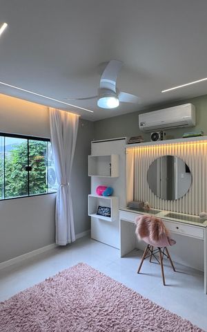 Casa de condomínio à venda com 217m², 3 quartos e 1 vaga Casa de condomínio à venda com 217m², 3 quartos e 1 vagaSuíte 2