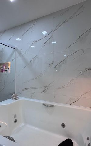 Casa de condomínio à venda com 217m², 3 quartos e 1 vaga Casa de condomínio à venda com 217m², 3 quartos e 1 vagaSuíte 1 - Banheiro