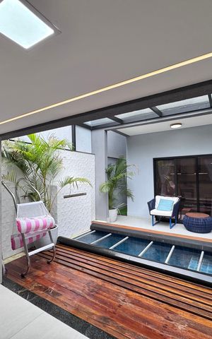 Casa de condomínio à venda com 217m², 3 quartos e 1 vaga Casa de condomínio à venda com 217m², 3 quartos e 1 vagaÁrea externa