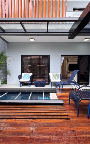 Casa de condomínio à venda com 217m², 3 quartos e 1 vaga Casa de condomínio à venda com 217m², 3 quartos e 1 vagaÁrea externa
