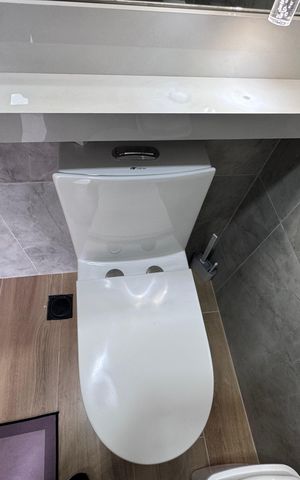 Casa de condomínio à venda com 217m², 3 quartos e 1 vaga Casa de condomínio à venda com 217m², 3 quartos e 1 vagaTerraço - Lavabo