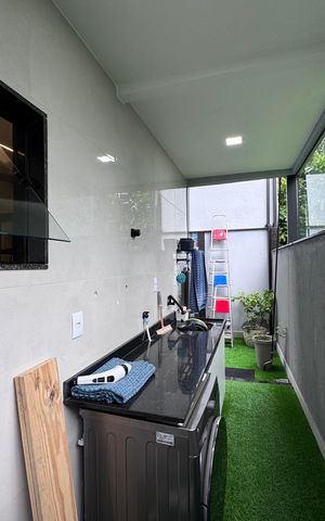 Casa de condomínio à venda com 217m², 3 quartos e 1 vaga Casa de condomínio à venda com 217m², 3 quartos e 1 vagaÁrea de Serviço