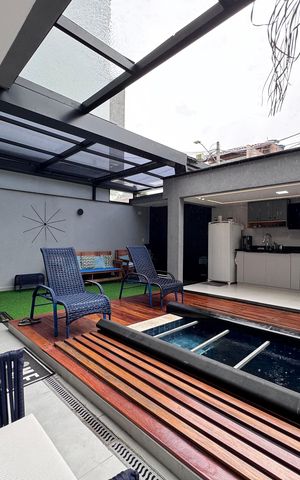 Casa de condomínio à venda com 217m², 3 quartos e 1 vaga Casa de condomínio à venda com 217m², 3 quartos e 1 vagaÁrea externa