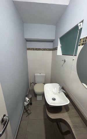 Casa à venda com 190m², 3 quartos e 2 vagas Casa à venda com 190m², 3 quartos e 2 vagasLavabo