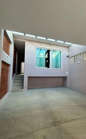 Casa à venda com 190m², 3 quartos e 2 vagas Casa à venda com 190m², 3 quartos e 2 vagasGaragem