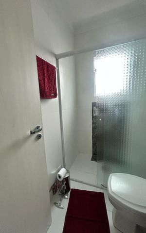 Casa à venda com 190m², 3 quartos e 2 vagas Casa à venda com 190m², 3 quartos e 2 vagasBanheiro