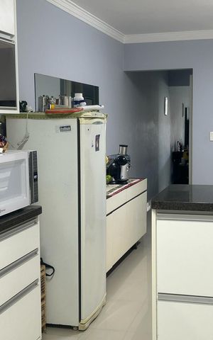 Casa à venda com 190m², 3 quartos e 2 vagas Casa à venda com 190m², 3 quartos e 2 vagasCozinha