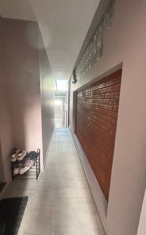 Casa à venda com 190m², 3 quartos e 2 vagas Casa à venda com 190m², 3 quartos e 2 vagasÁrea externa