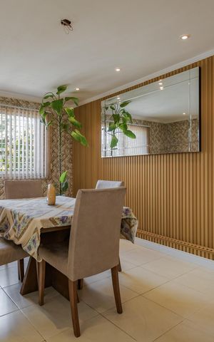 Casa à venda com 220m², 3 quartos e 3 vagas Casa à venda com 220m², 3 quartos e 3 vagasSala