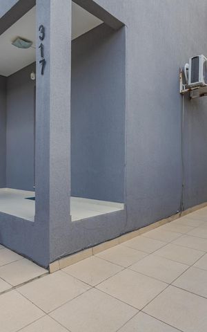 Casa à venda com 220m², 3 quartos e 3 vagas Casa à venda com 220m², 3 quartos e 3 vagasQuintal