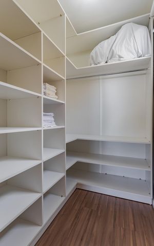 Casa à venda com 220m², 3 quartos e 3 vagas Casa à venda com 220m², 3 quartos e 3 vagasQuarto 1