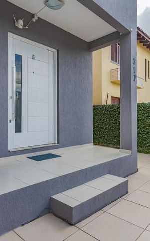 Casa à venda com 220m², 3 quartos e 3 vagas Casa à venda com 220m², 3 quartos e 3 vagasQuintal