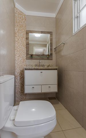 Casa à venda com 220m², 3 quartos e 3 vagas Casa à venda com 220m², 3 quartos e 3 vagasLavabo