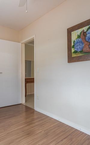 Casa à venda com 220m², 3 quartos e 3 vagas Casa à venda com 220m², 3 quartos e 3 vagasQuarto 2