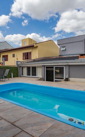 Casa à venda com 220m², 3 quartos e 3 vagas Casa à venda com 220m², 3 quartos e 3 vagasEspaço Gourmet