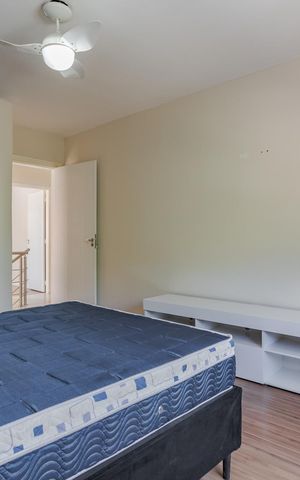 Casa à venda com 220m², 3 quartos e 3 vagas Casa à venda com 220m², 3 quartos e 3 vagasQuarto 3