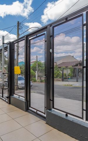 Casa à venda com 220m², 3 quartos e 3 vagas Casa à venda com 220m², 3 quartos e 3 vagasQuintal