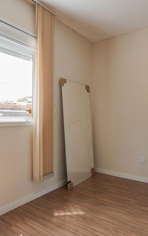 Casa à venda com 220m², 3 quartos e 3 vagas Casa à venda com 220m², 3 quartos e 3 vagasQuarto 2