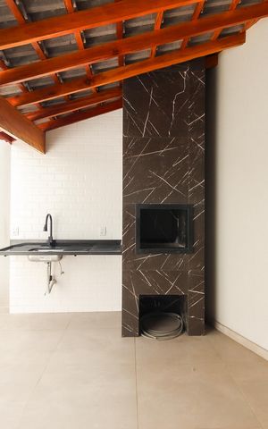 Casa à venda com 130m², 3 quartos e 2 vagasChurrasqueira - Área de Serviço