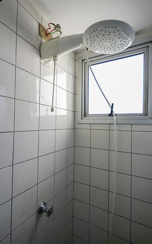 Apartamento à venda com 54m², 2 quartos e 1 vagaChuveiro do Banheiro 